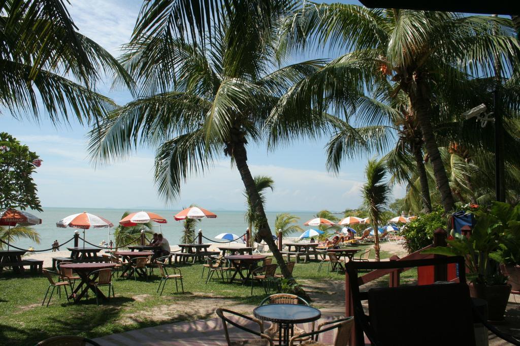 Rainbow Paradise Beach Resort Tanjung Bungah  Exterior foto